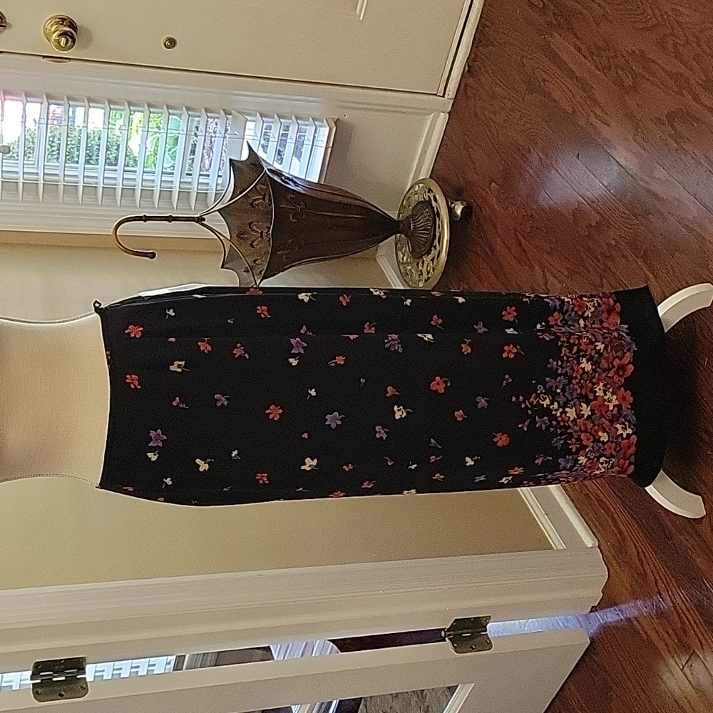 Kasper & Company black red lavender floral straight maxi skirt lined 10 NEW…